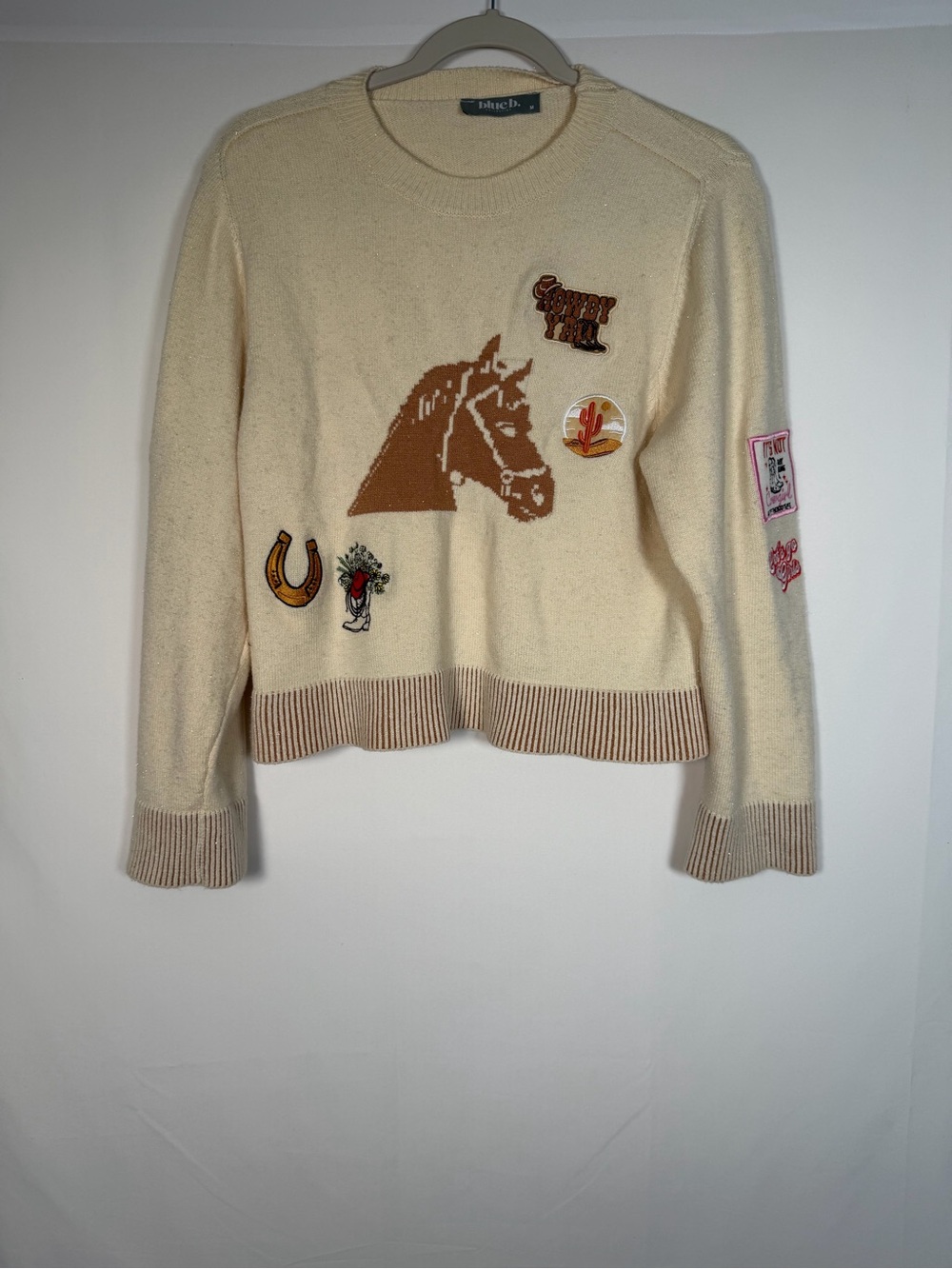 Blue B Embroidered‎ Patch Horse Graphic Cropped Sweater - Western Novelty
